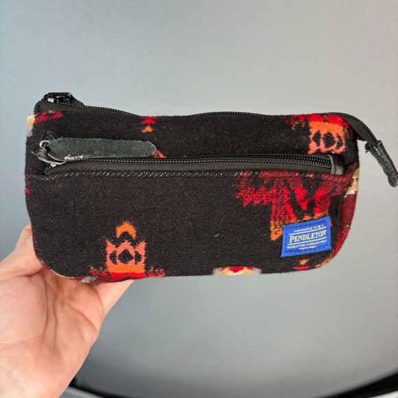 Pendleton Wool Black & Red Pouch - Picture 1 of 9
